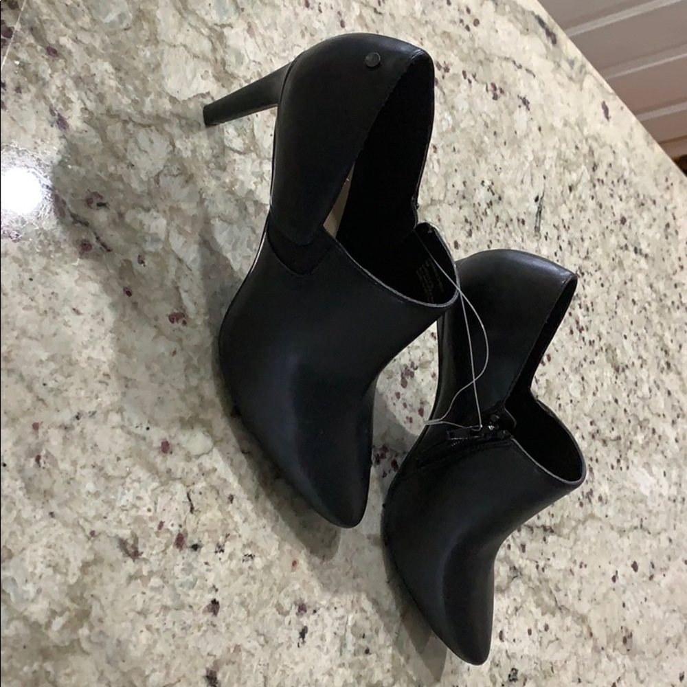 Women’s Jones New York Signature Shoes Size 9